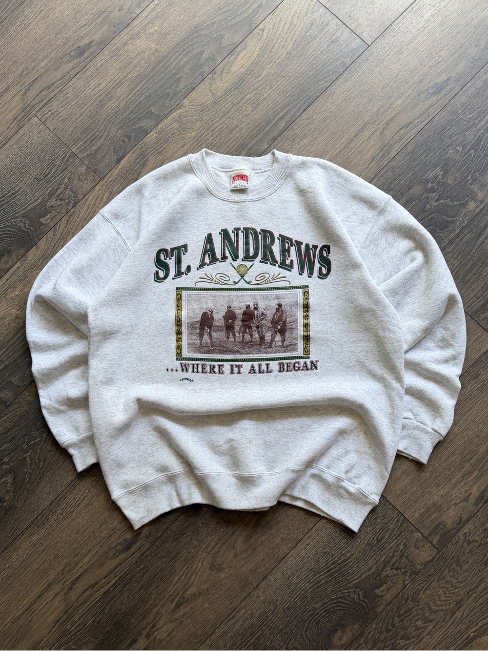Nutmeg Men’s XL St Andrews Golf Sweatshirt Golfer Graphic USA Made Vintage 90s